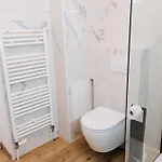 Gare Centre Menage Et Linge Inclus דירה